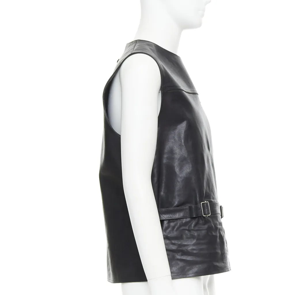 Prada Sleeveless Vitello Jacket Black Leather Never worn, with tag - Model View