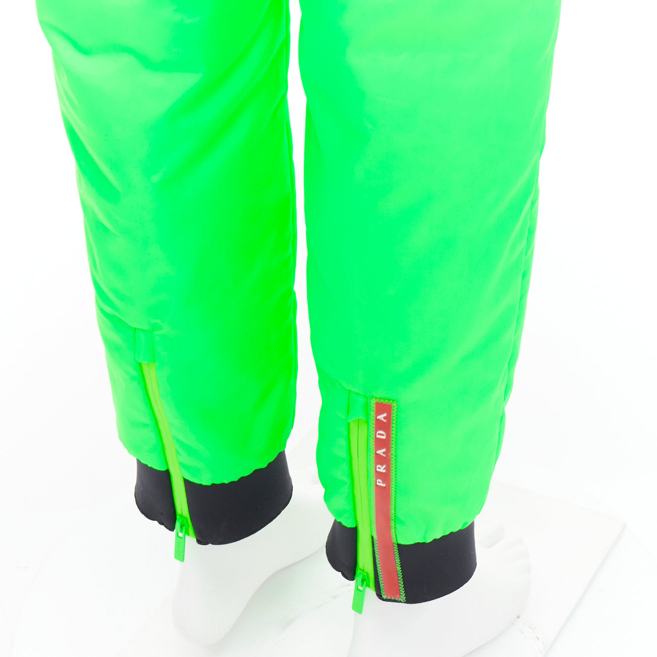 Prada SPG52M - Back view