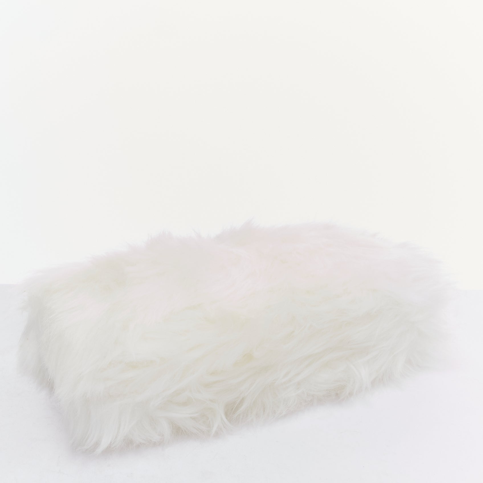 Prada White Fur Wristlet Bag - Detail 2
