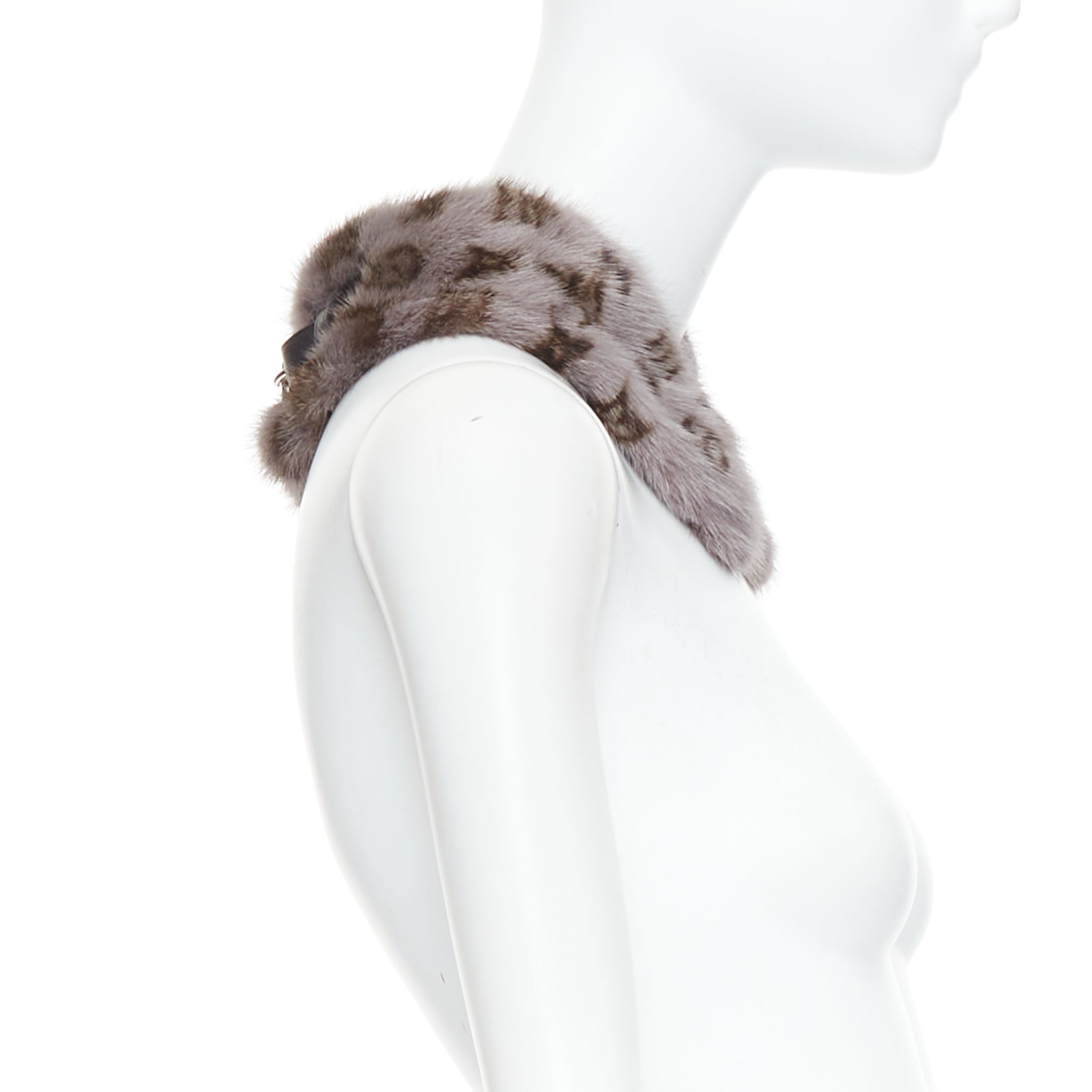 Louis Vuitton Mink Collar Scarf - 4