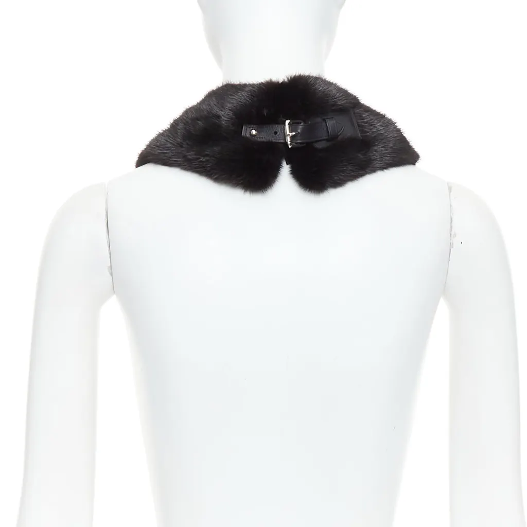 Louis Vuitton Mink Logo Scarf Brown Fur Very good - Box View