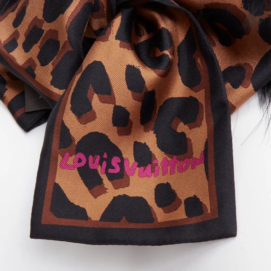 Louis Vuitton Graffiti Collar Scarf Black Fur Very good - Back View