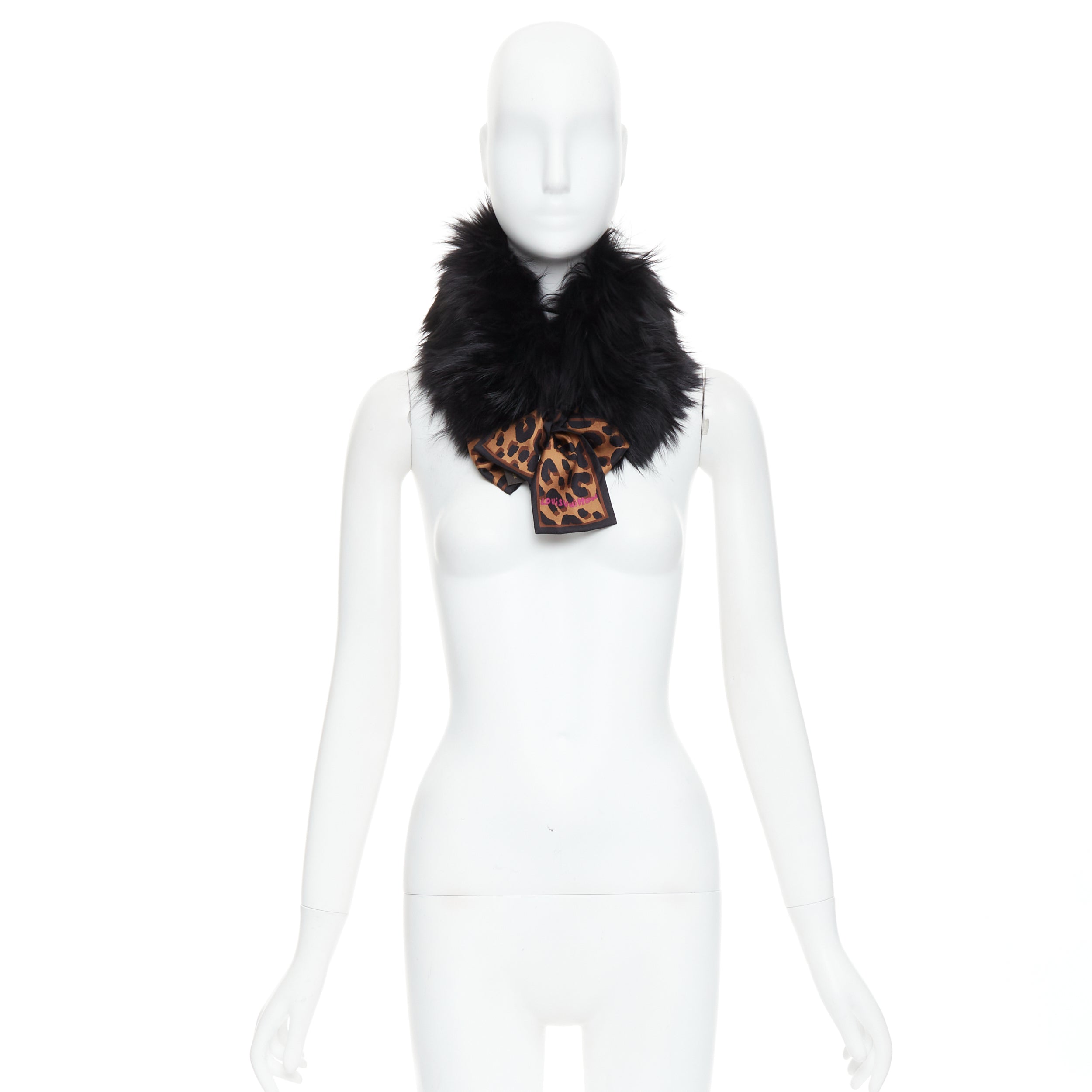 Louis Vuitton Graffiti Collar Scarf - Image 11