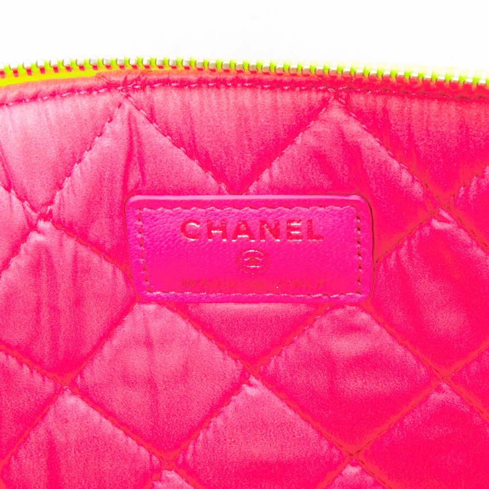 Chanel Fluo Boy O-case 16-17 - Image 11