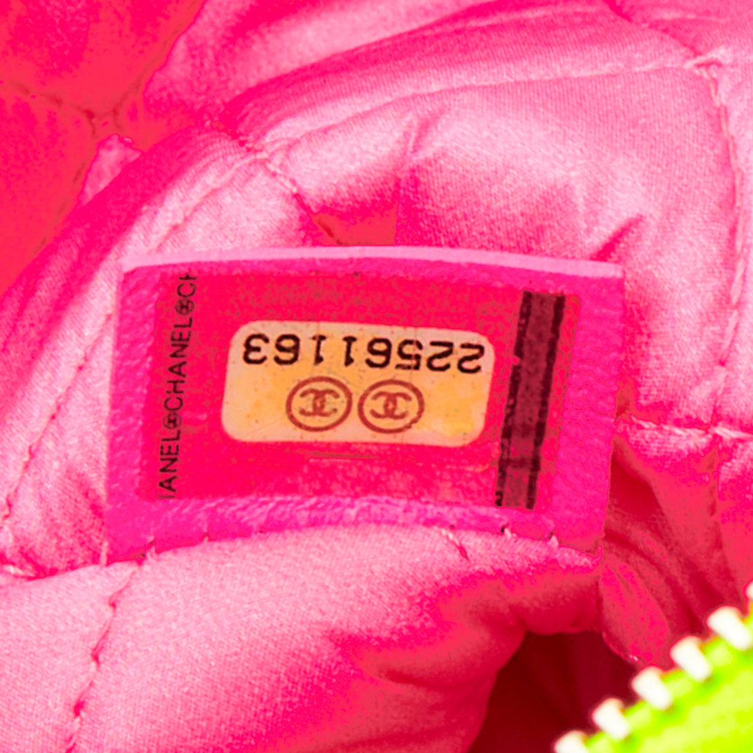 Chanel Fluo Boy O-case 16-17 - Image 12