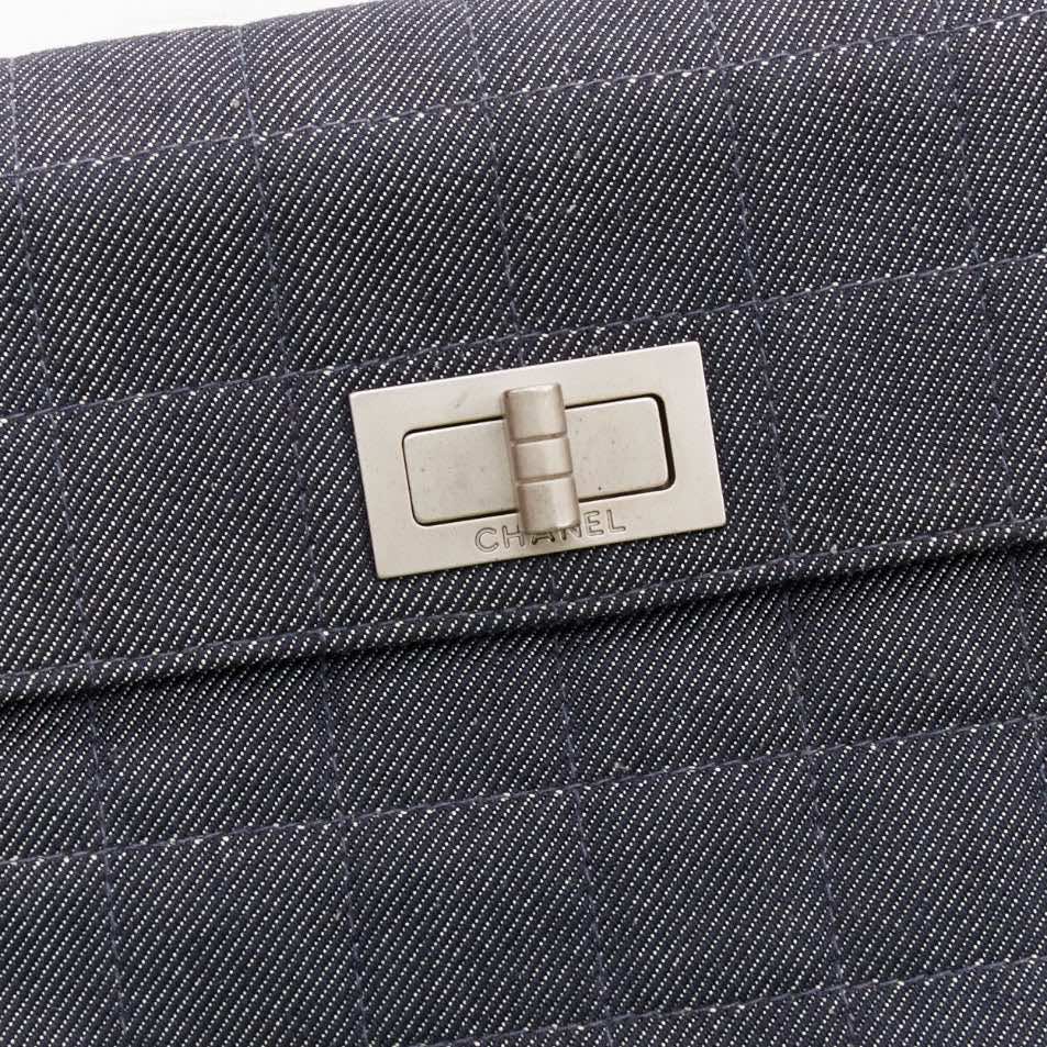 Chanel Mademoiselle Chocolate Bar Clutch - Detail 1