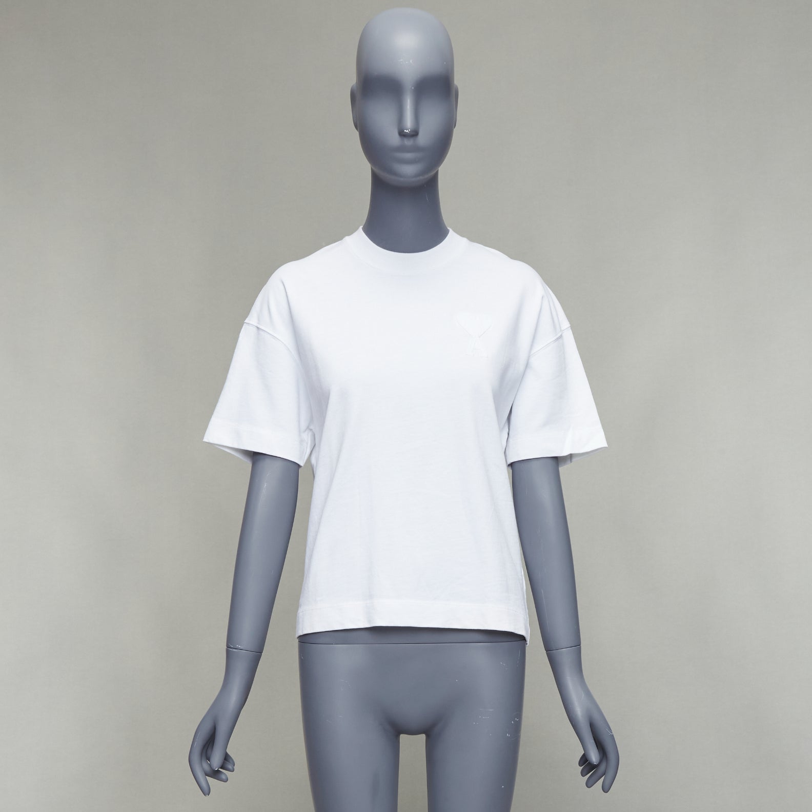 Ami Heart Badge Tee - Image 11