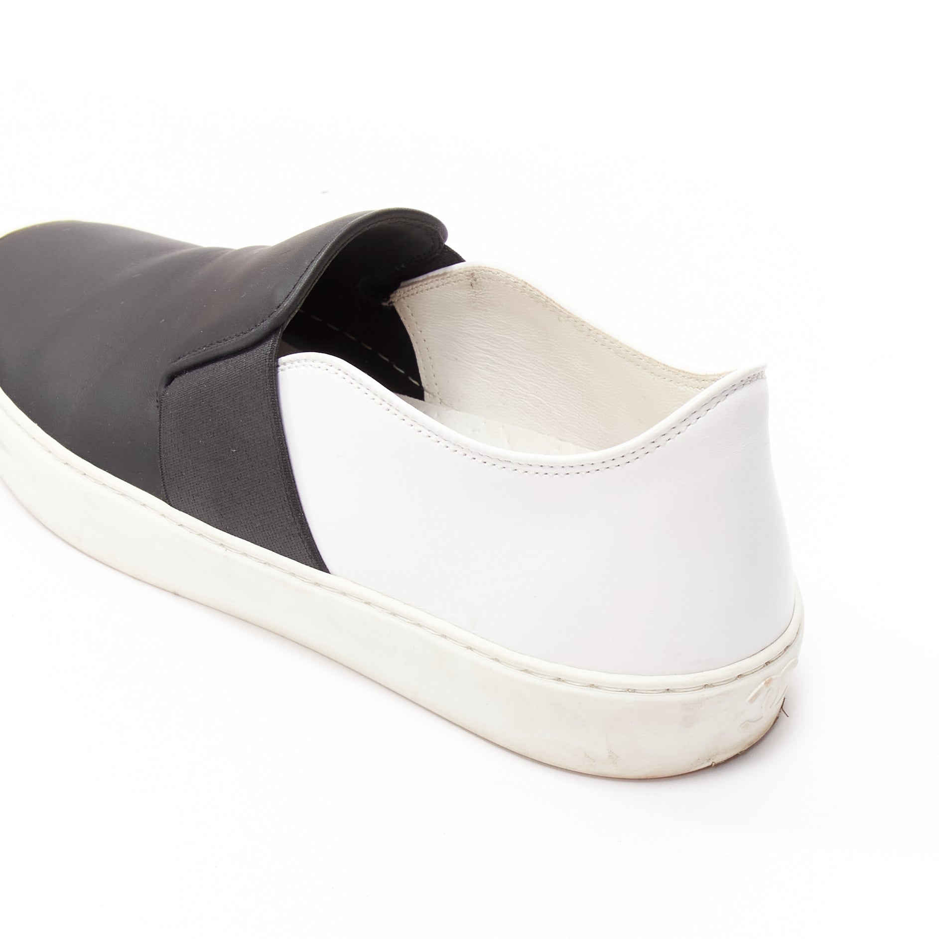 Chanel CC Logo Skates - Image 10