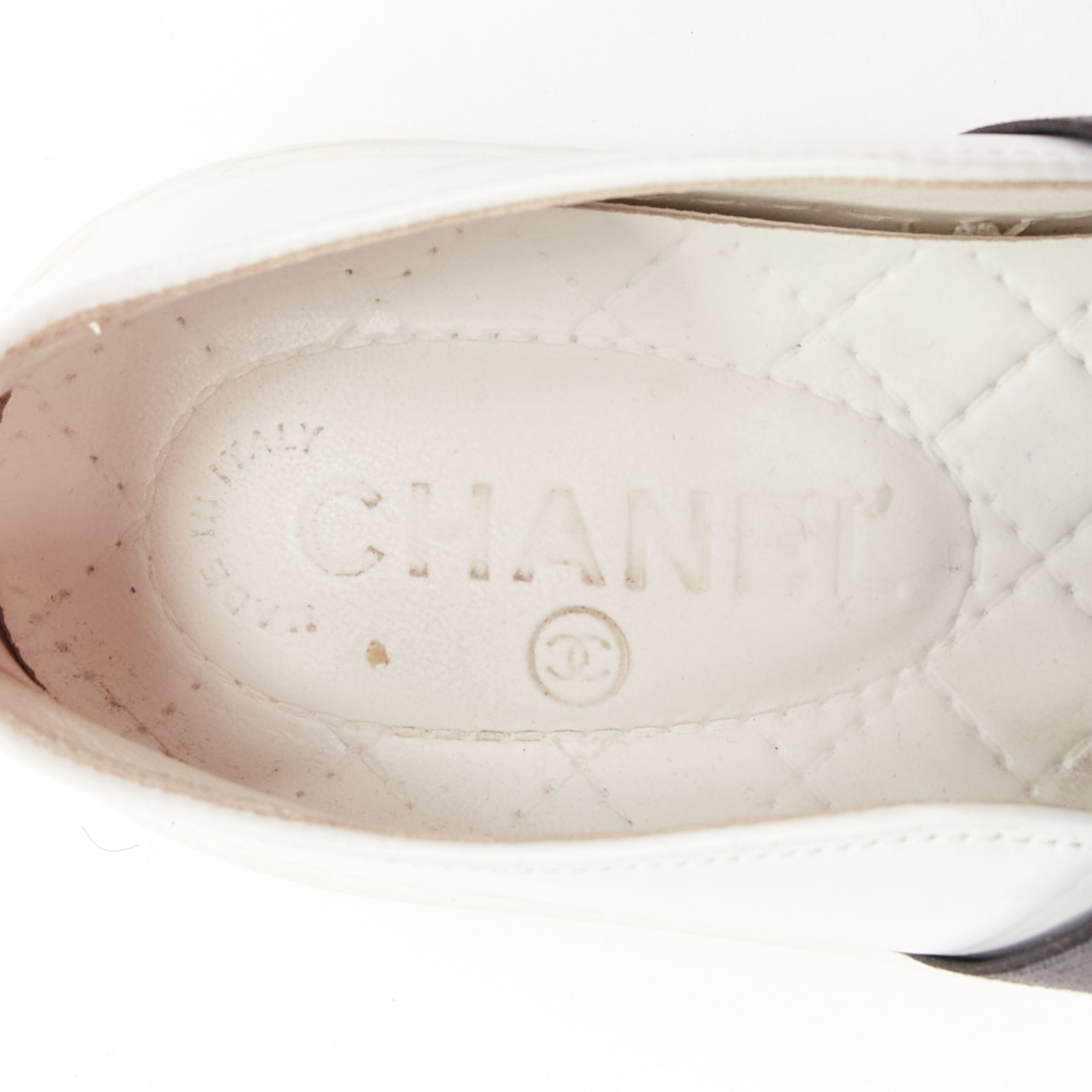 Chanel CC Logo Skates - Image 11