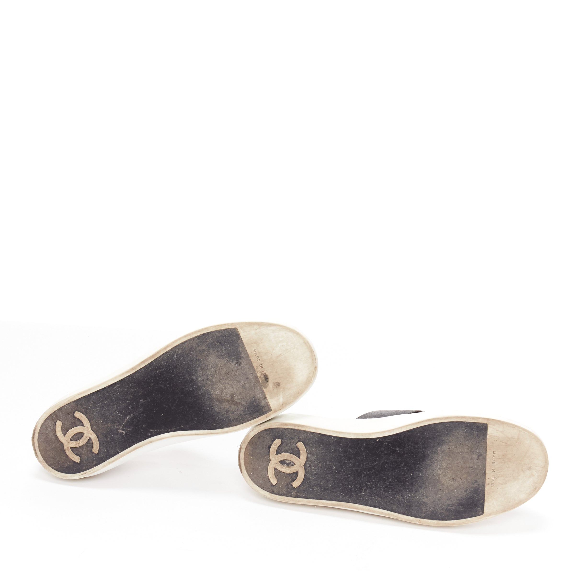 Chanel CC Logo Skates - Image 13