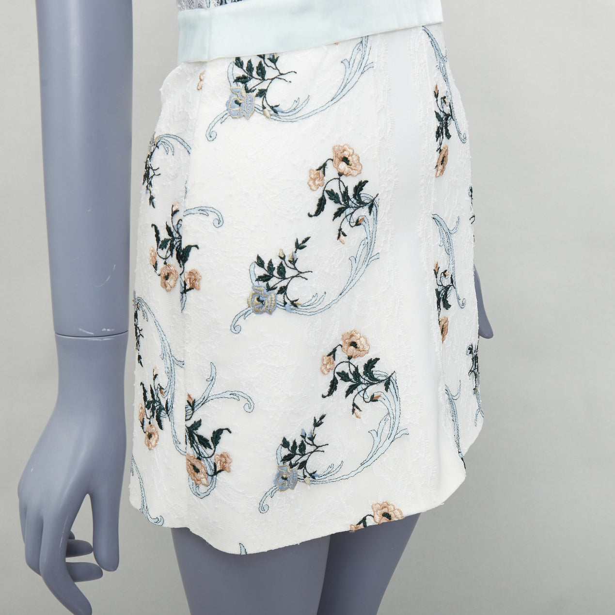 La Perla Hampton Court - Detail 2