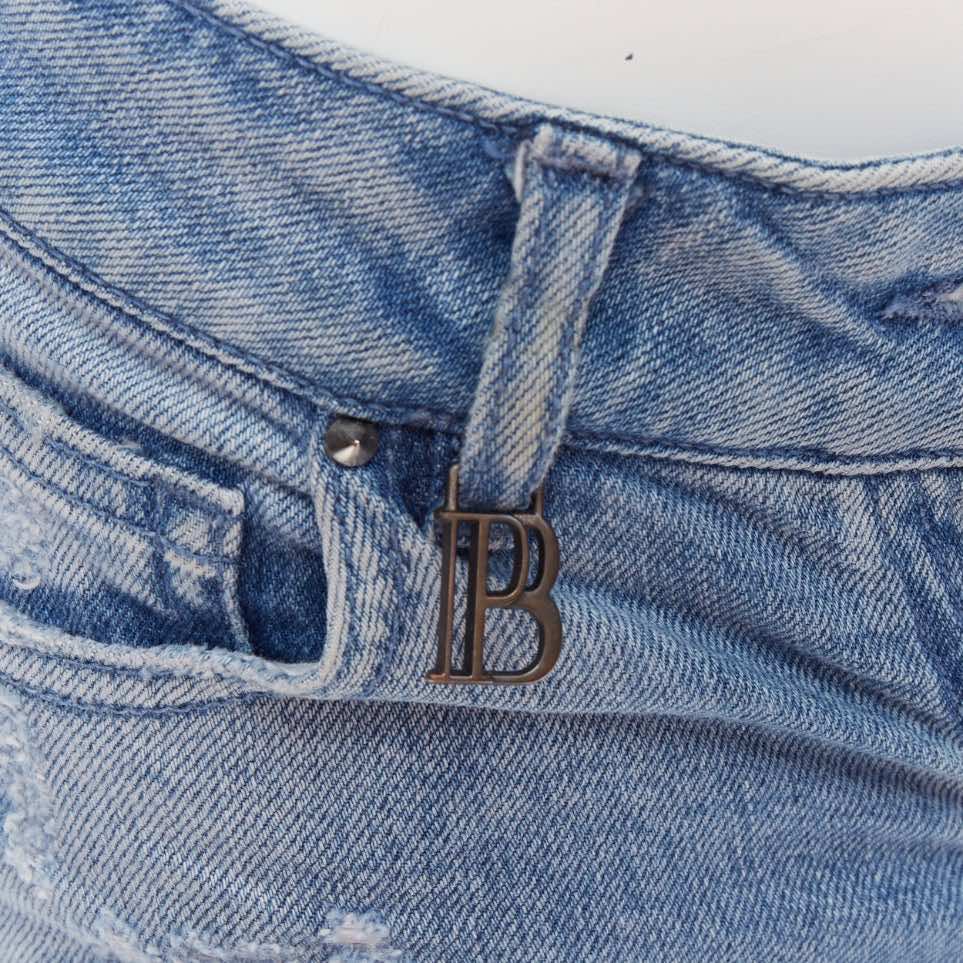 Pierre Balmain Logo Charm Shorts - Back view