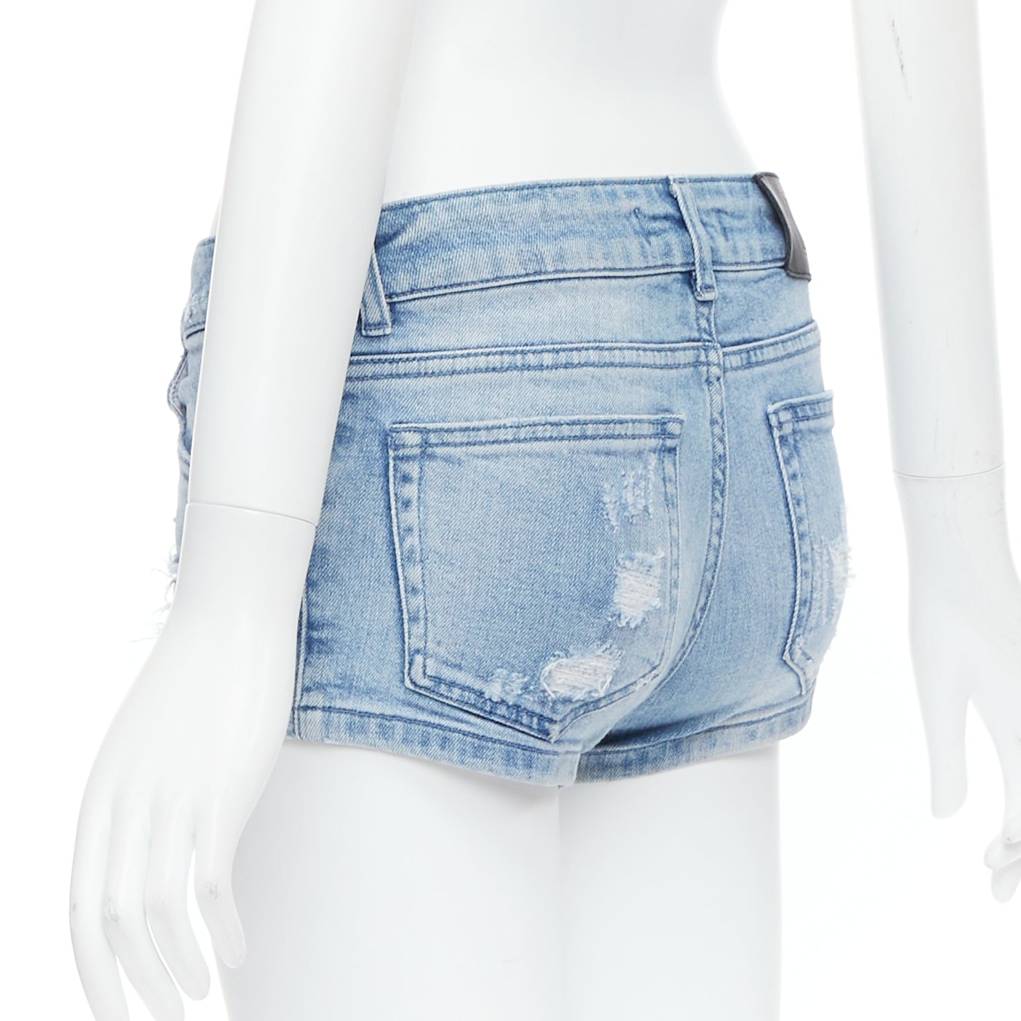 Pierre Balmain Logo Charm Shorts - Detail 1