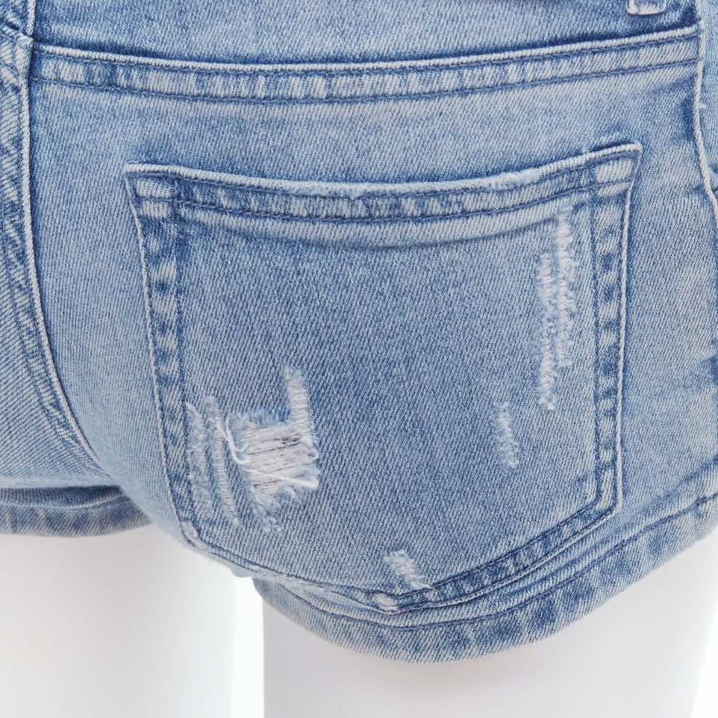 Pierre Balmain Logo Charm Shorts - Detail 2
