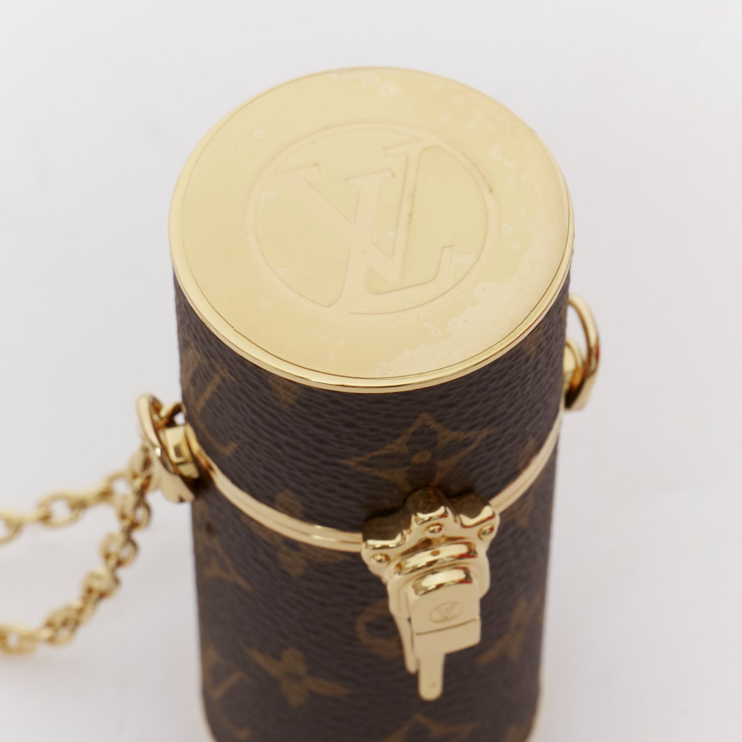 Louis Vuitton Lipstick Case on Chain - Detail 2