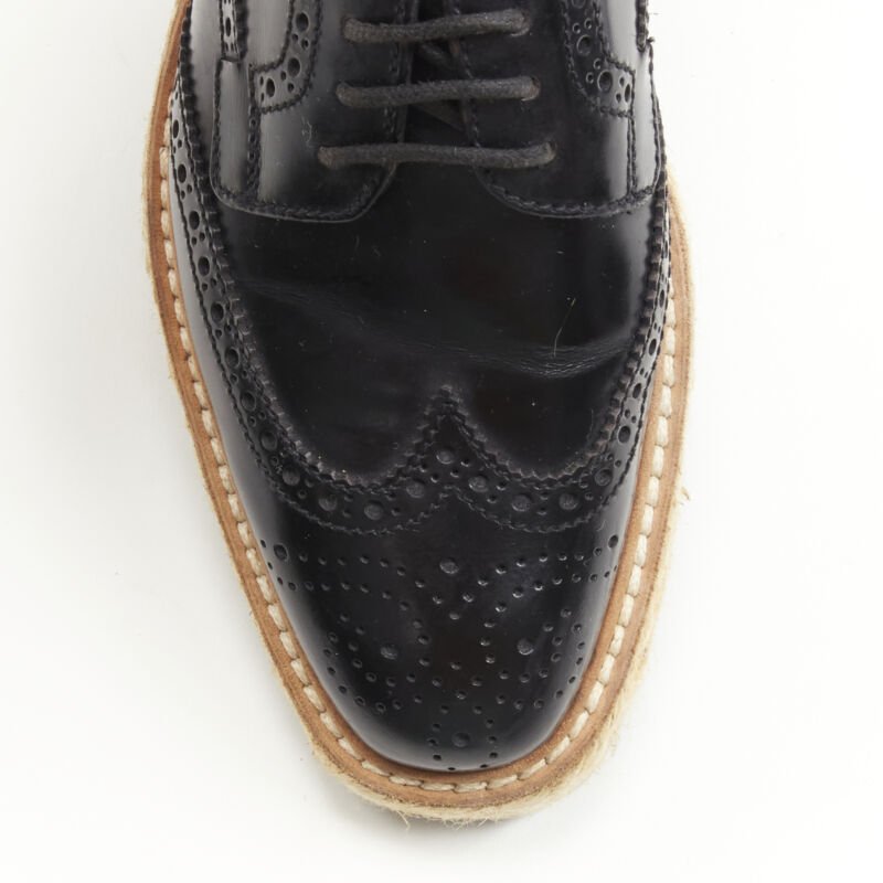 Prada Perforated Oxford shoes - Detail 1
