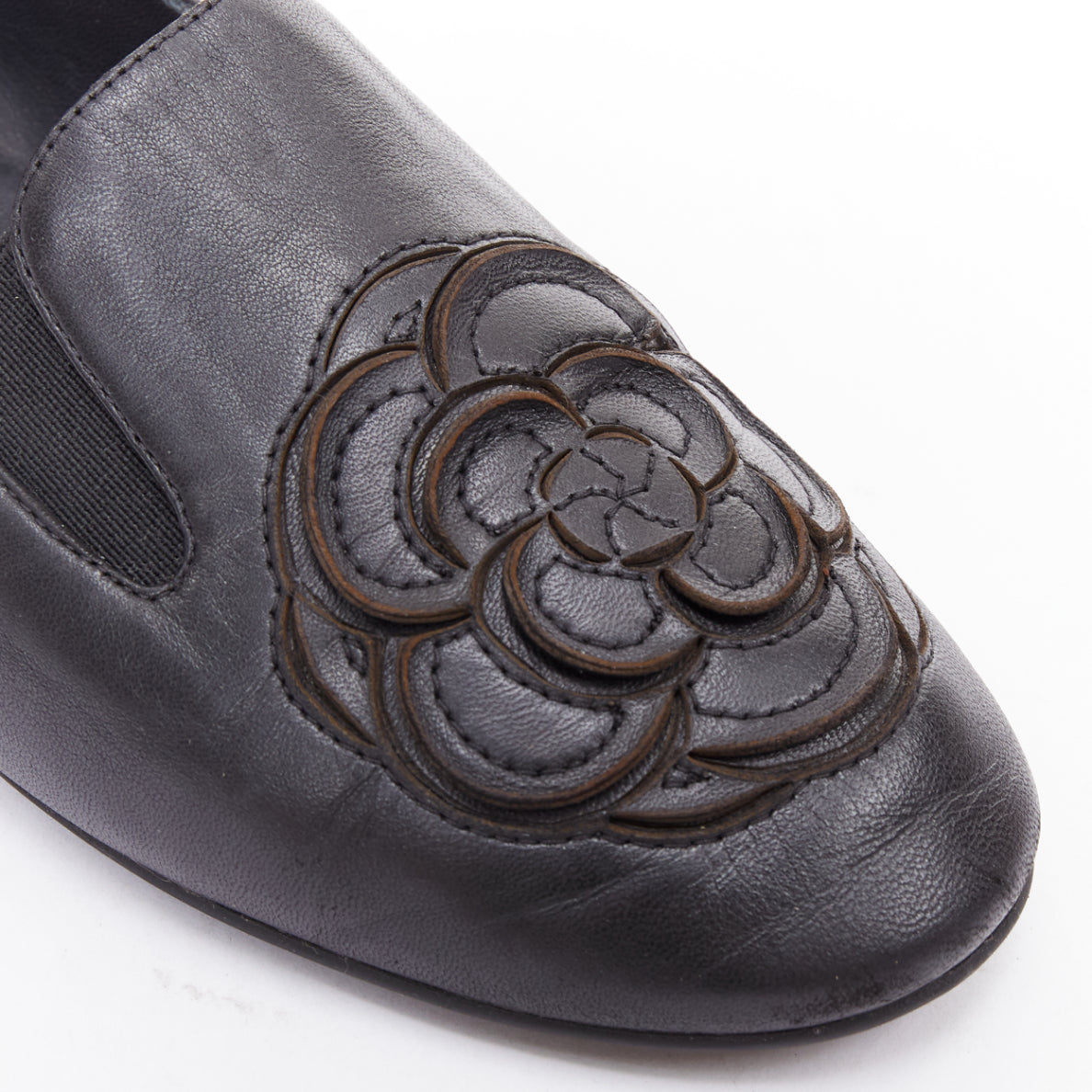 Chanel Logo Camellia Loafer - Detail 2