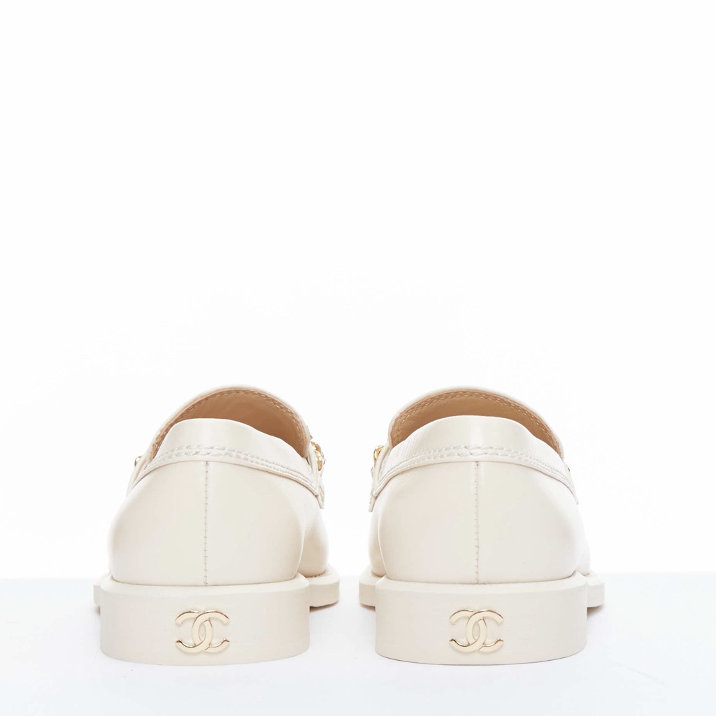 Chanel Heart Charm Loafers - Detail 1
