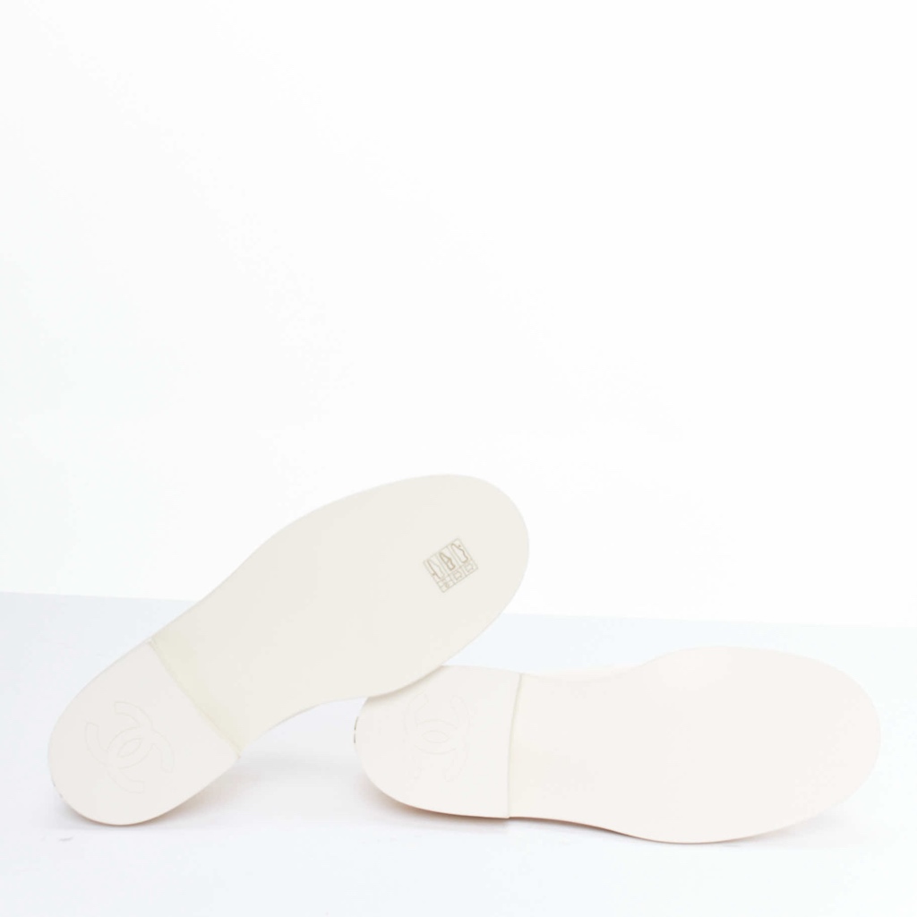 Chanel Heart Charm Loafers - Image 14