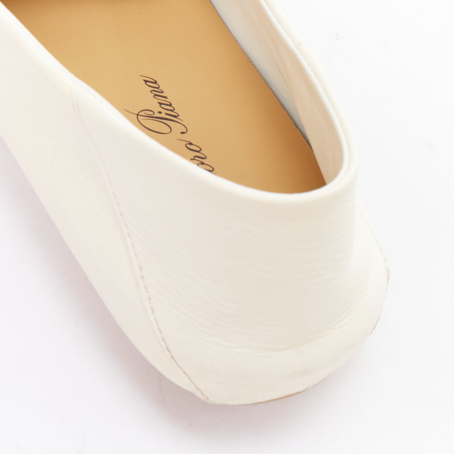 Loro Piana Dot Sole Walk - Image 10