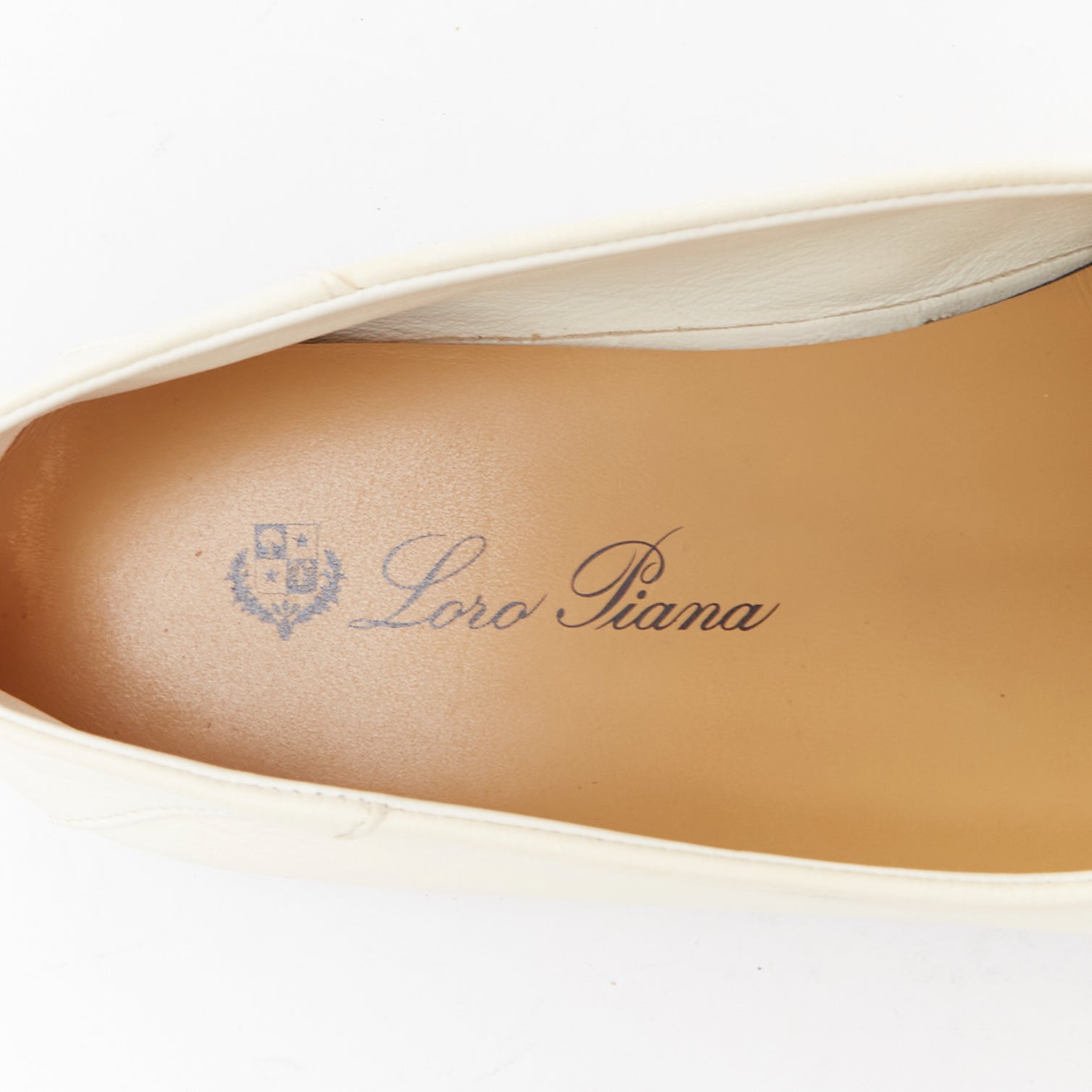 Loro Piana Dot Sole Walk - Image 11