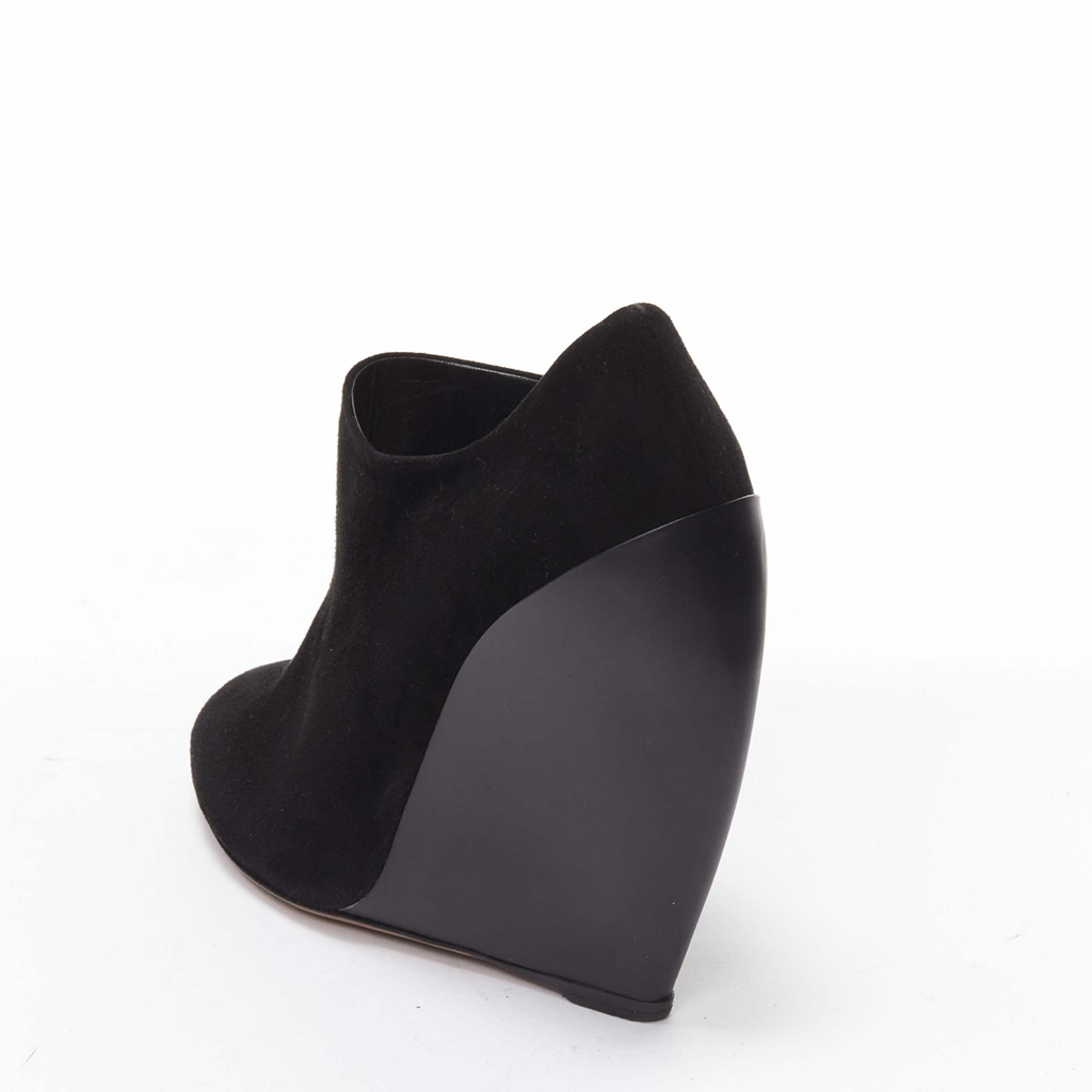 Alaïa Jacquard Gold Heel Boots - Back view