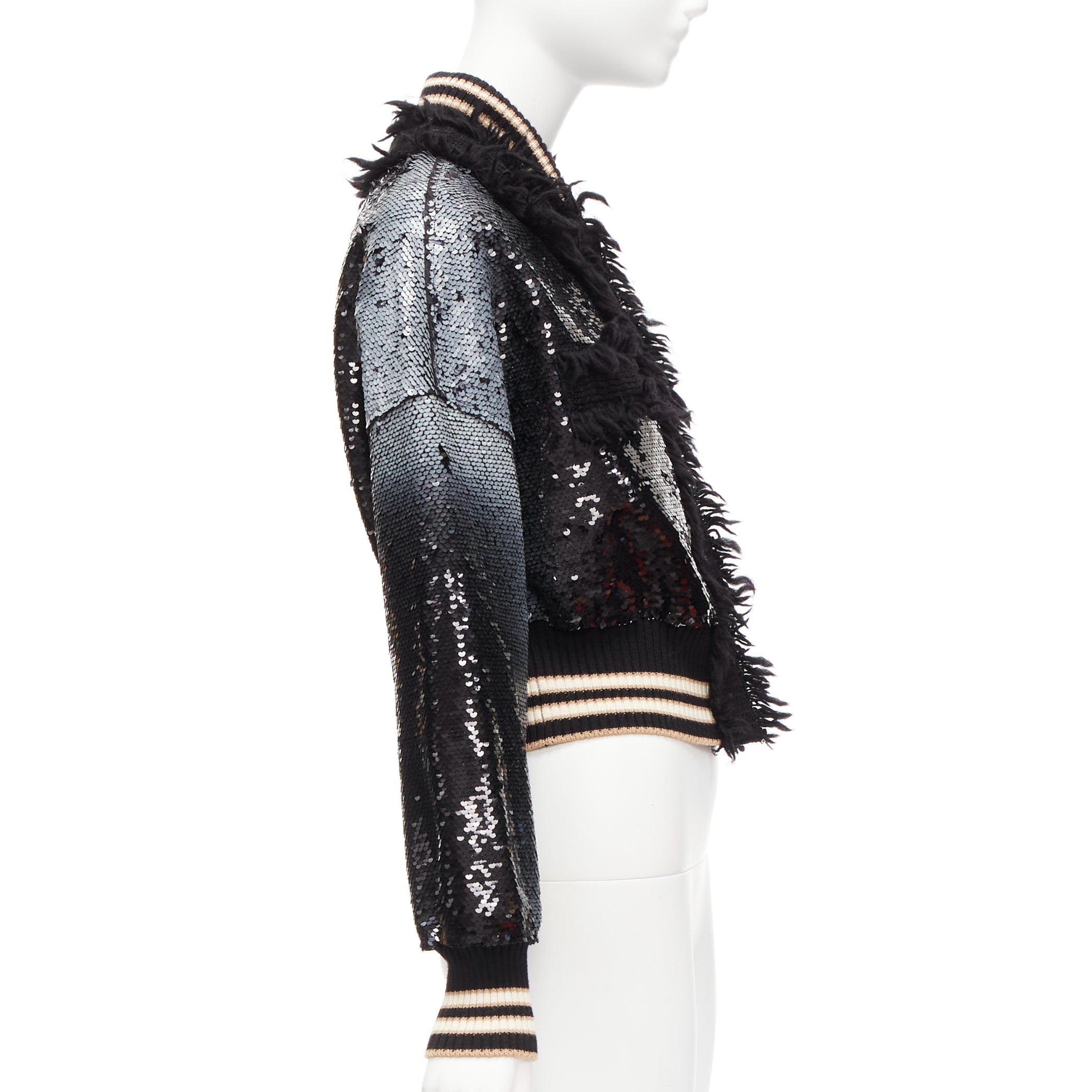 Unsigned / متعددة IQ3200 - Side view