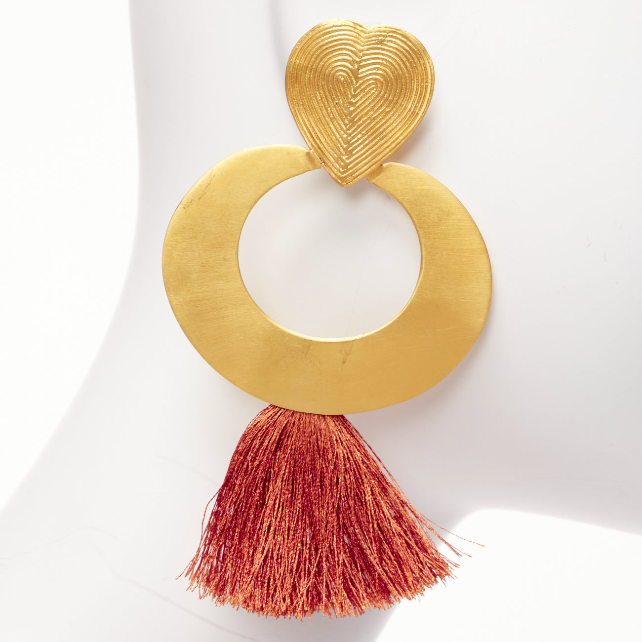 Unsigned / متعددة Heart Tassel Earrings - 4