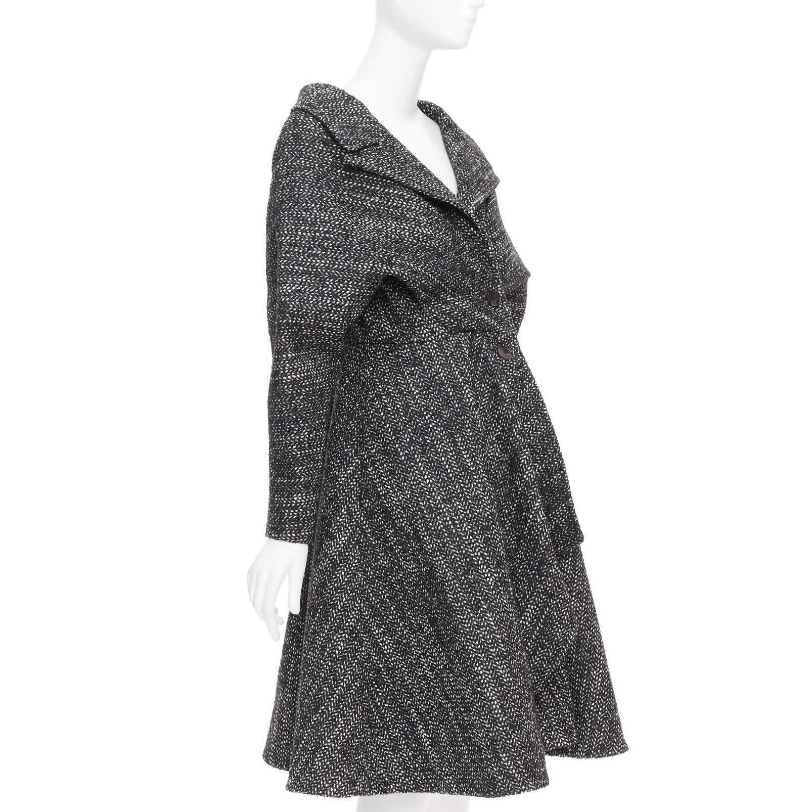 Unsigned / متعددة Grey Tweed Swing Coat - Image 6