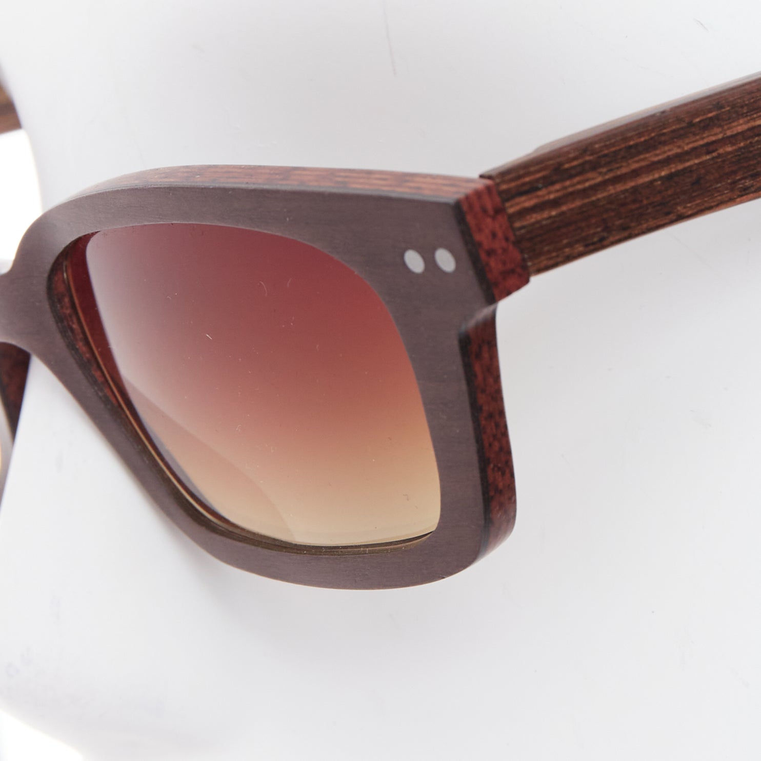 Unsigned / متعددة B08.2 - Back view