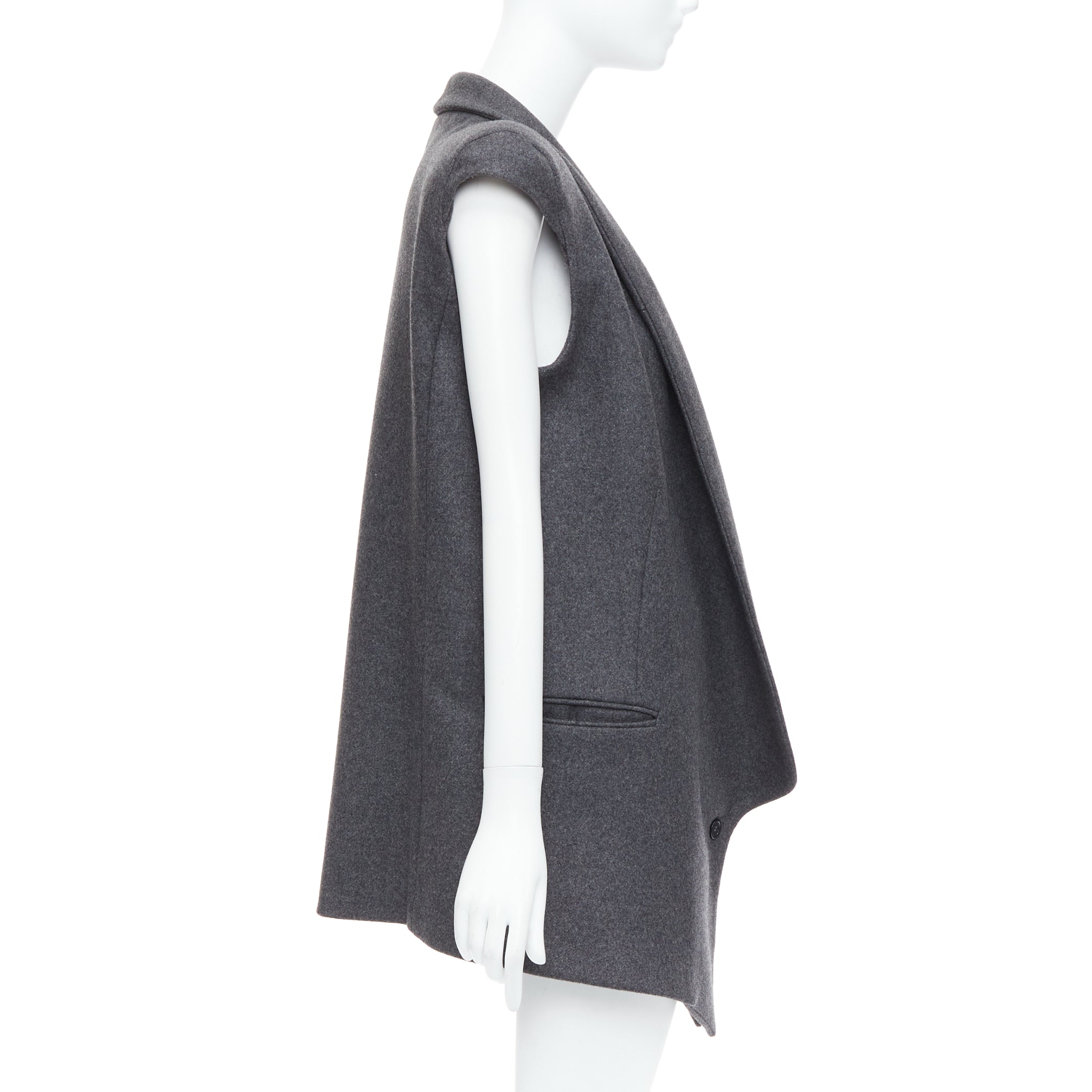 Unsigned / متعددة Grey Sleeveless Vest Coat - 4