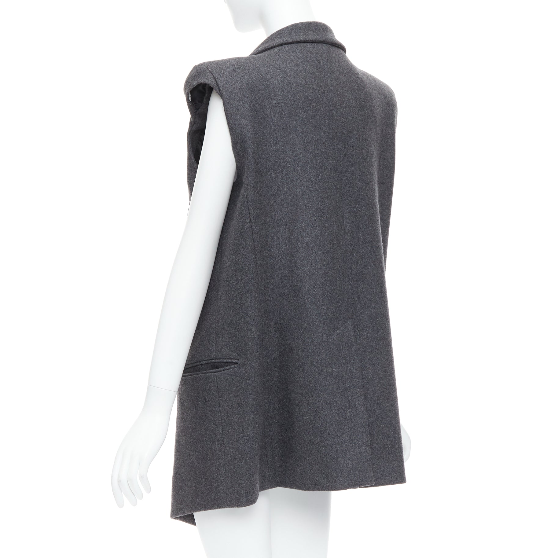 Unsigned / متعددة Grey Sleeveless Vest Coat - Detail 1