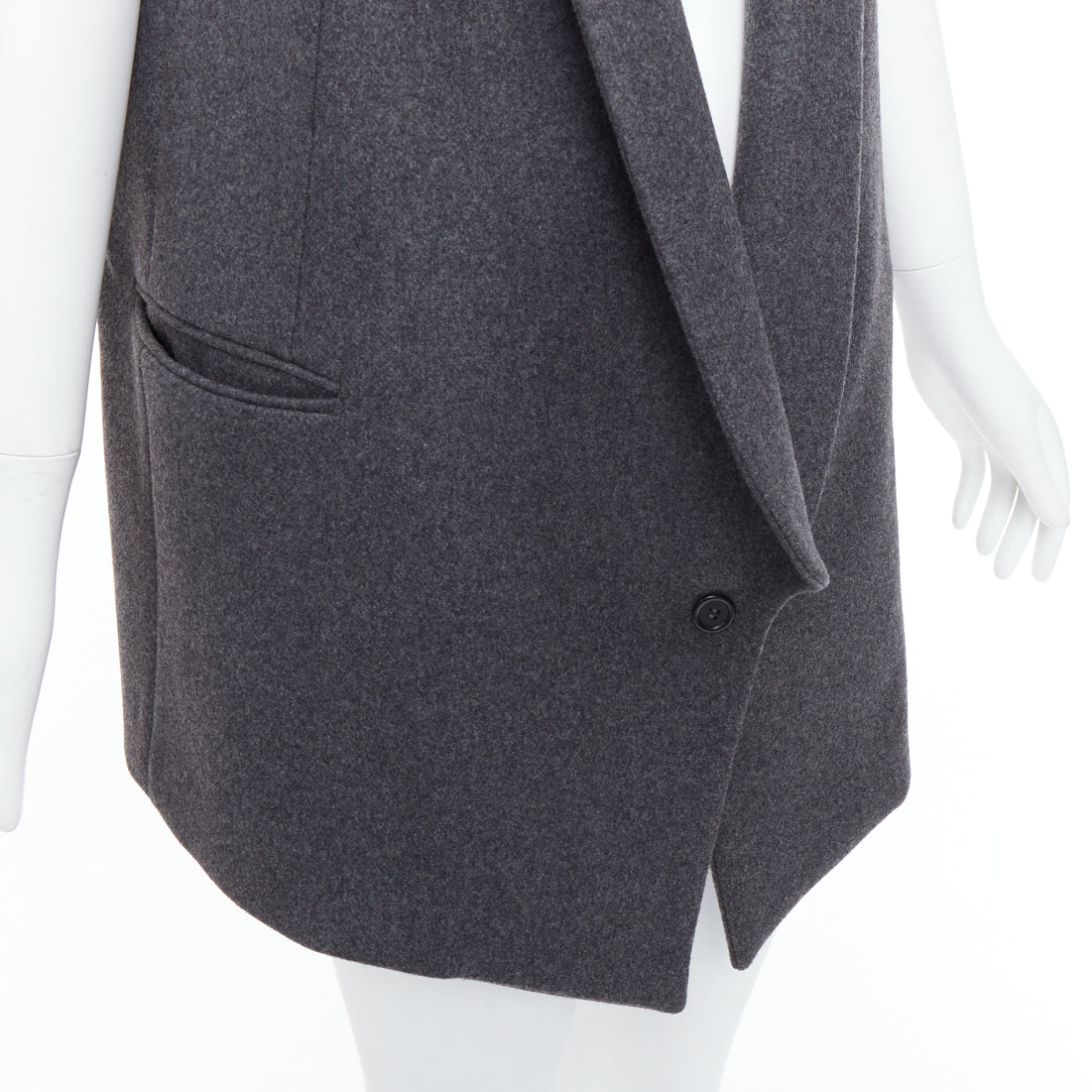 Unsigned / متعددة Grey Sleeveless Vest Coat - Detail 2