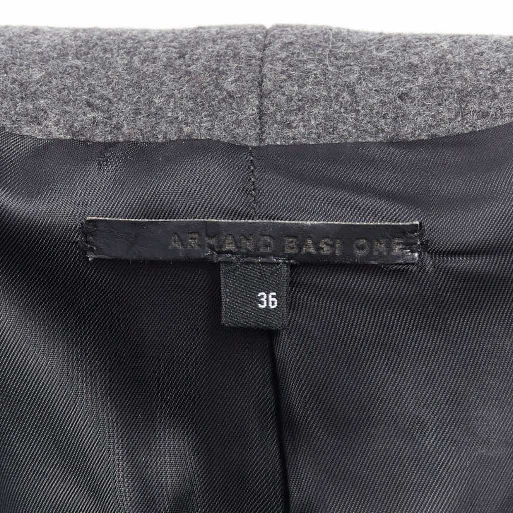 Unsigned / متعددة Grey Sleeveless Vest Coat - Image 10