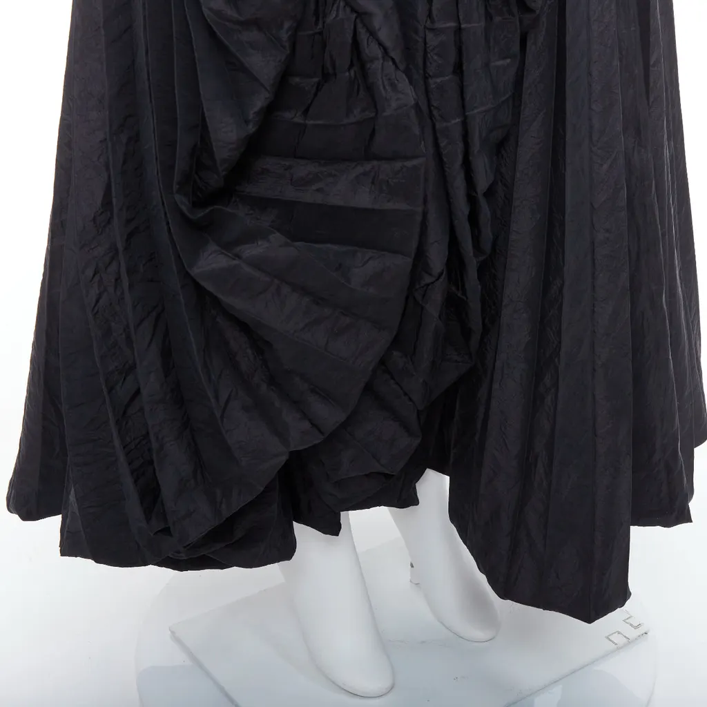Unsigned Ellen Black Polyester Never worn - Back View