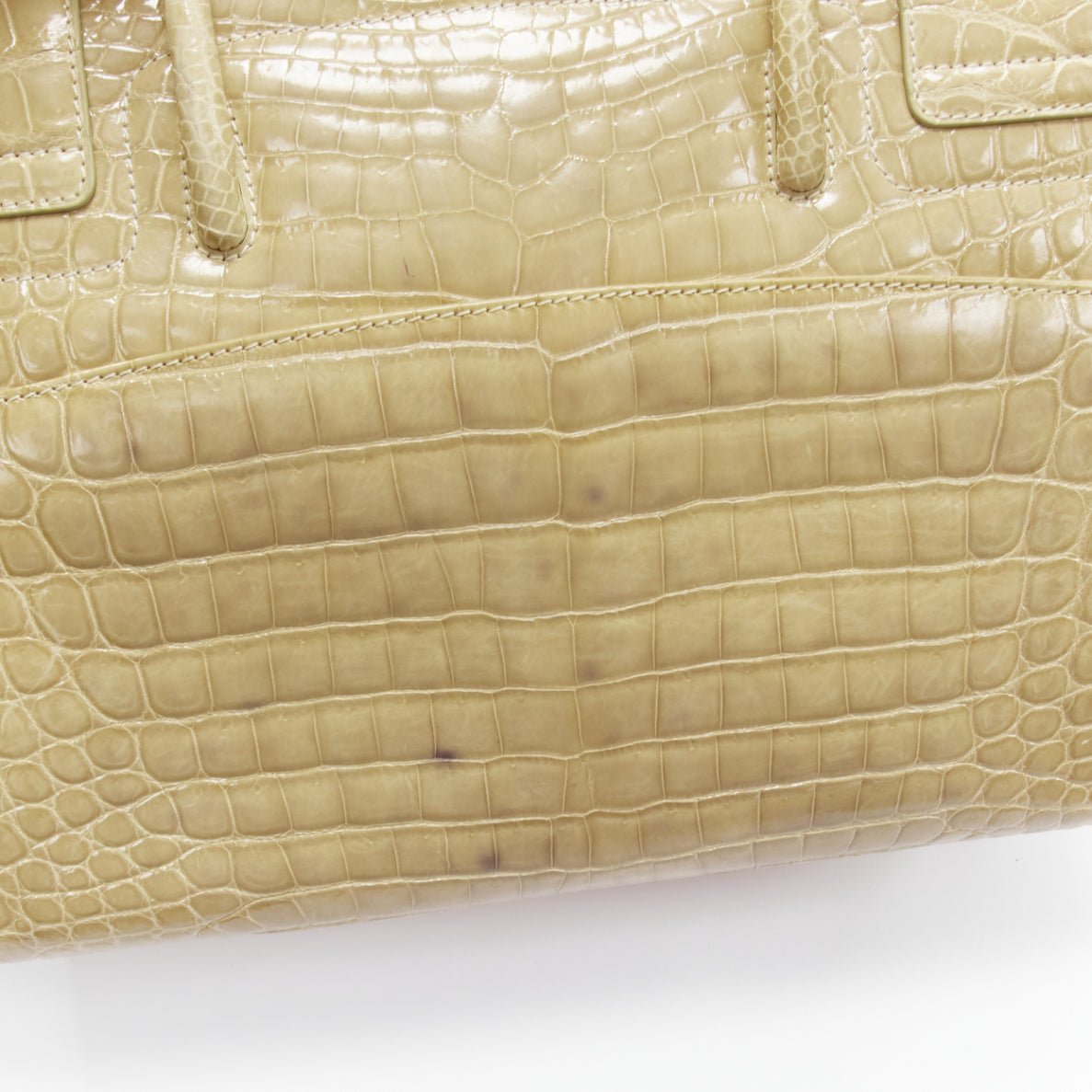 Unsigned / متعددة Valentine Heart Bag - Image 11