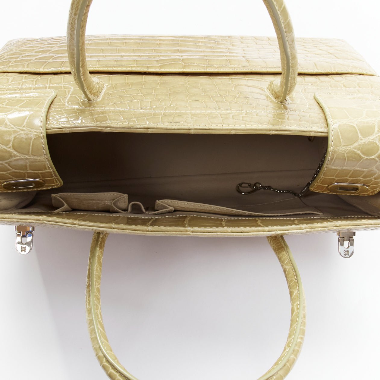 Unsigned / متعددة Valentine Heart Bag - Image 12