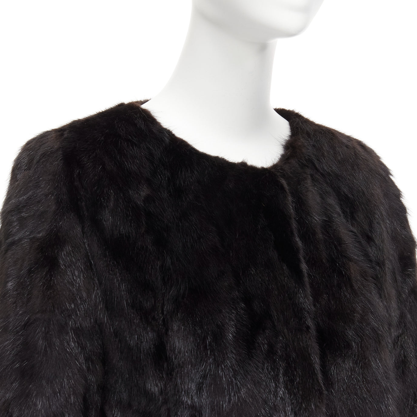 Unsigned / متعددة Brown Fur Cropped Coat - Back view