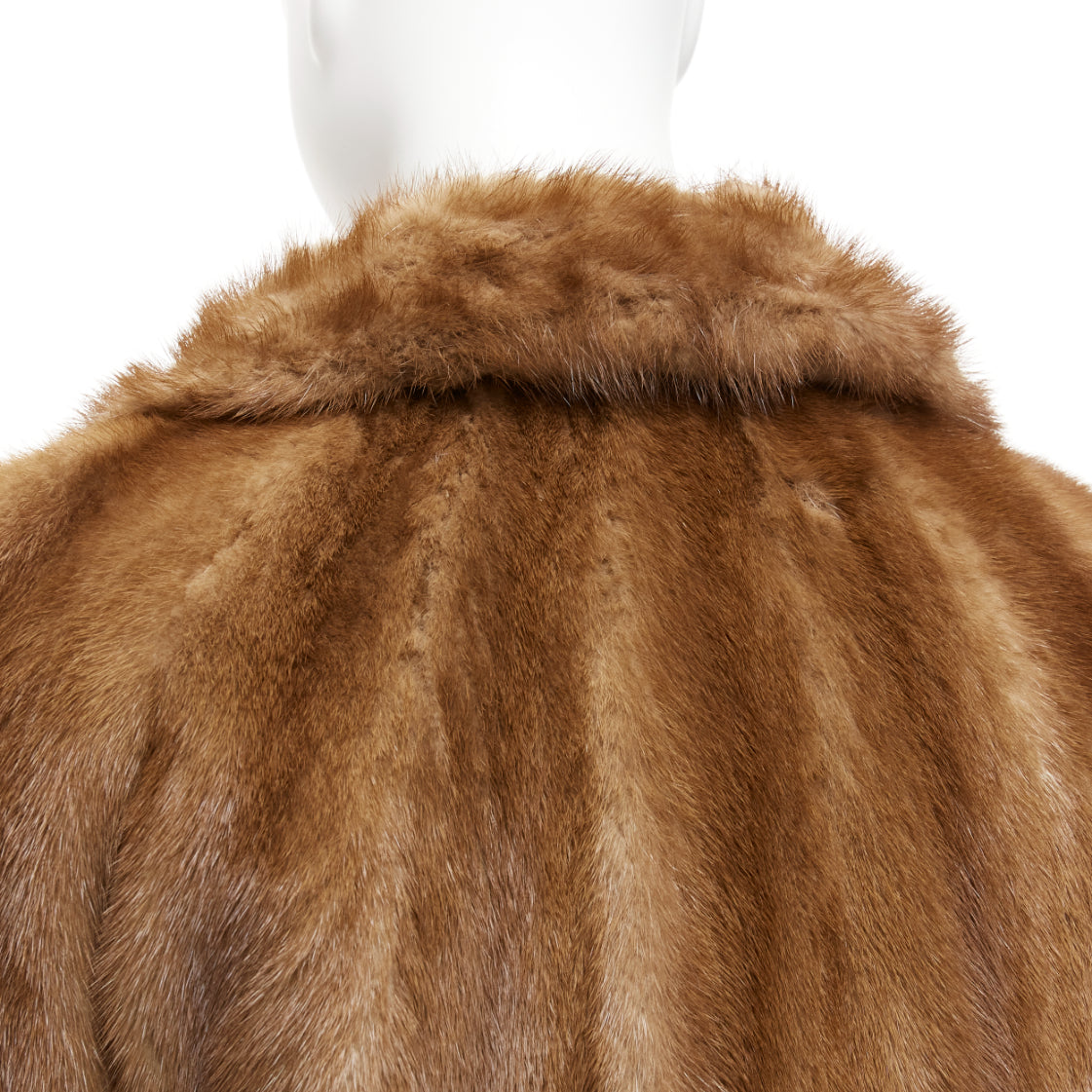 Unsigned / متعددة Brown Fur Hook Coat - Back view