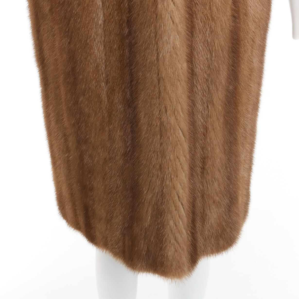 Unsigned / متعددة Brown Fur Hook Coat - Detail 2