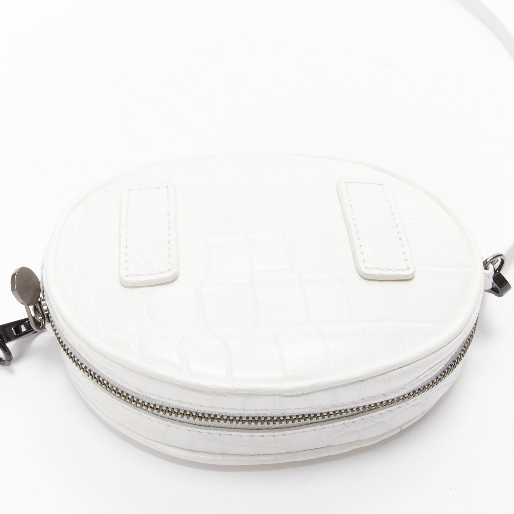 Unsigned / متعددة Emma - Image 10