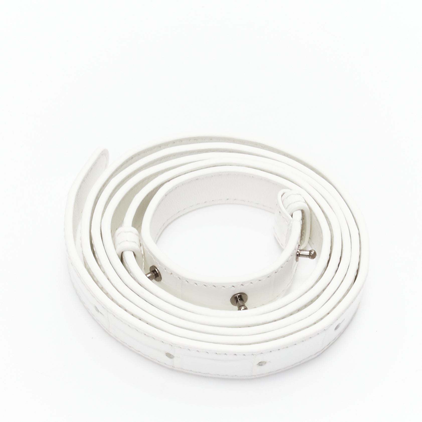 Unsigned / متعددة Emma - Image 11