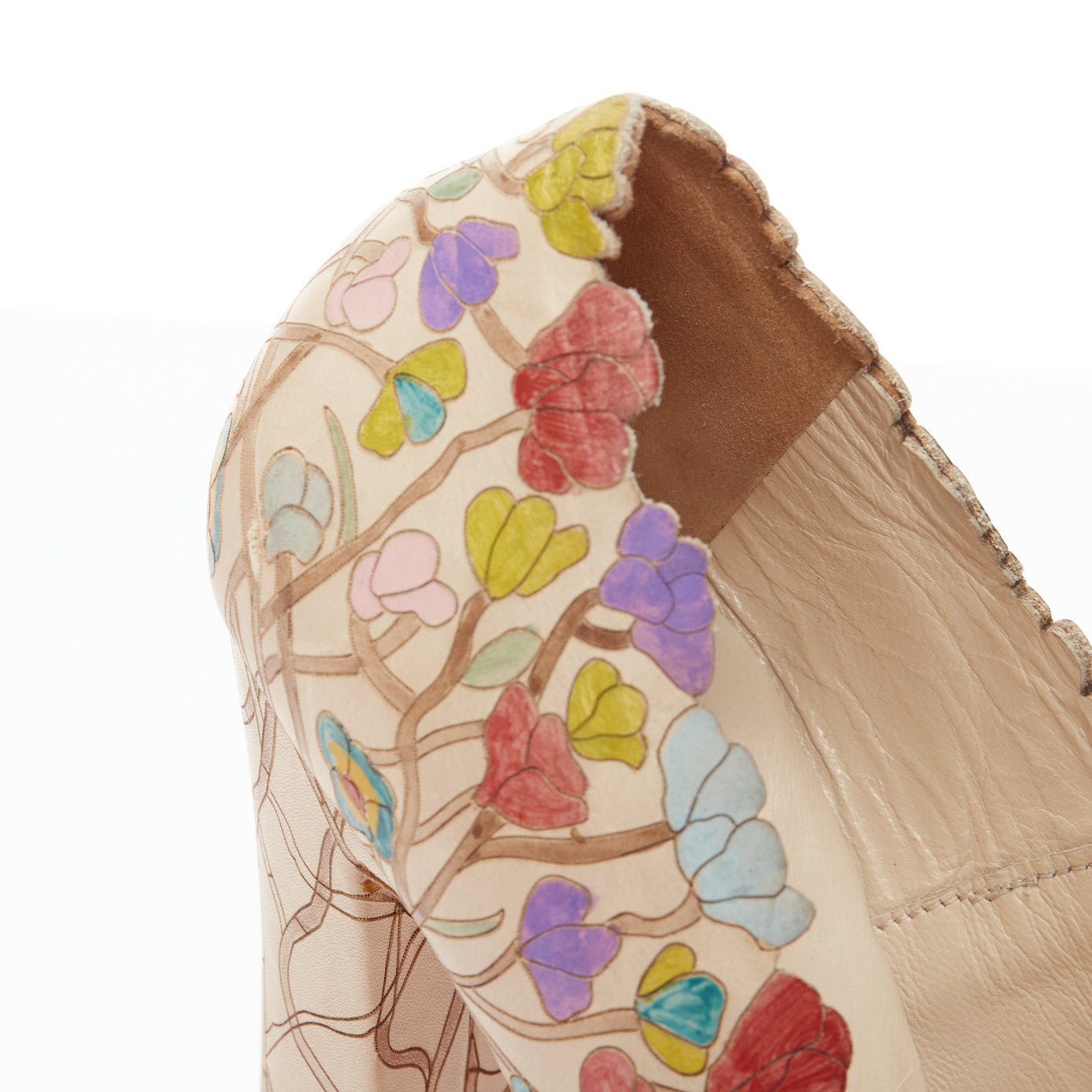 Unsigned / متعددة Floral Platform Pumps - Image 10