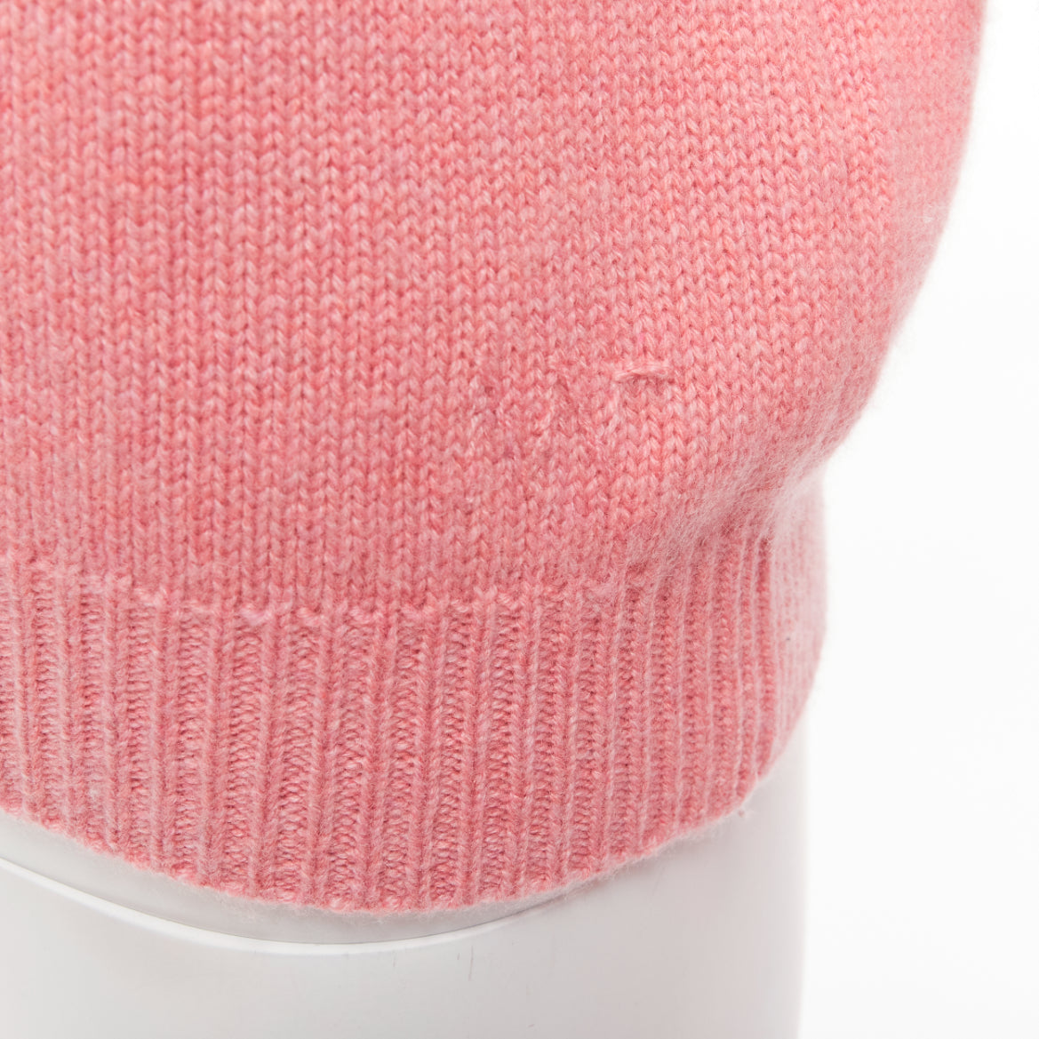 Unsigned / متعددة Pink Long Sleeve Sweater - Detail 2