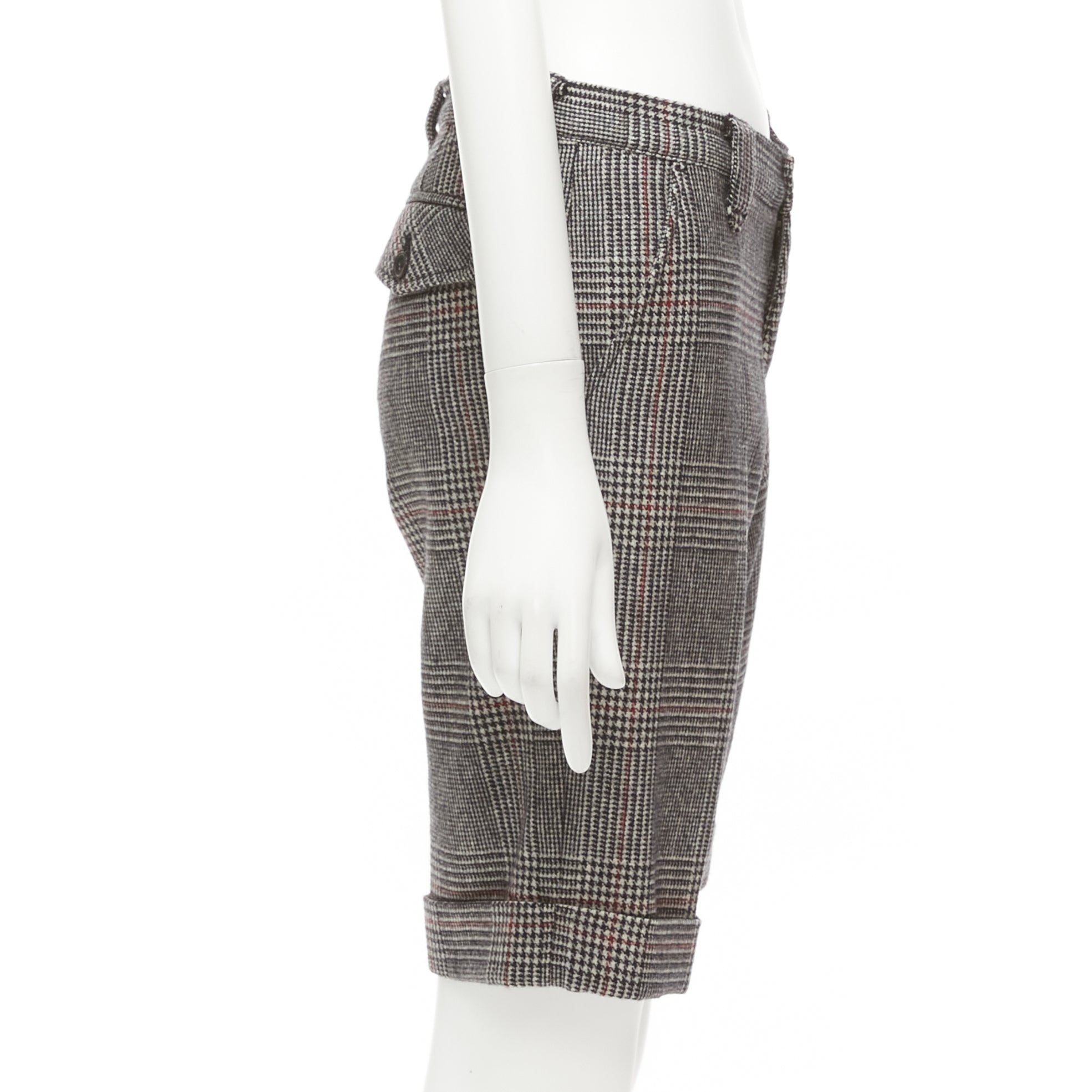 Unsigned / متعددة Back Pocket Shorts - 4