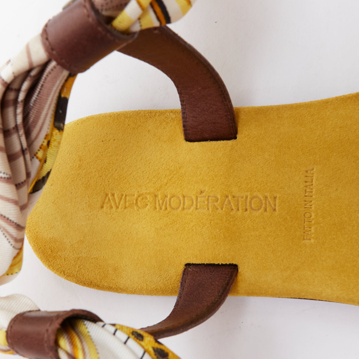 Unsigned / متعددة Scarf Tie Sandals - Image 11