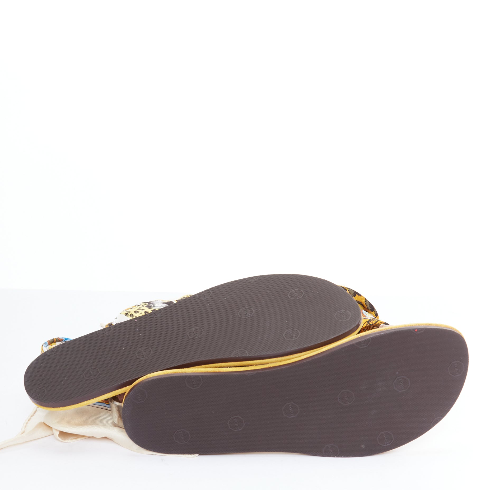 Unsigned / متعددة Scarf Tie Sandals - Image 13