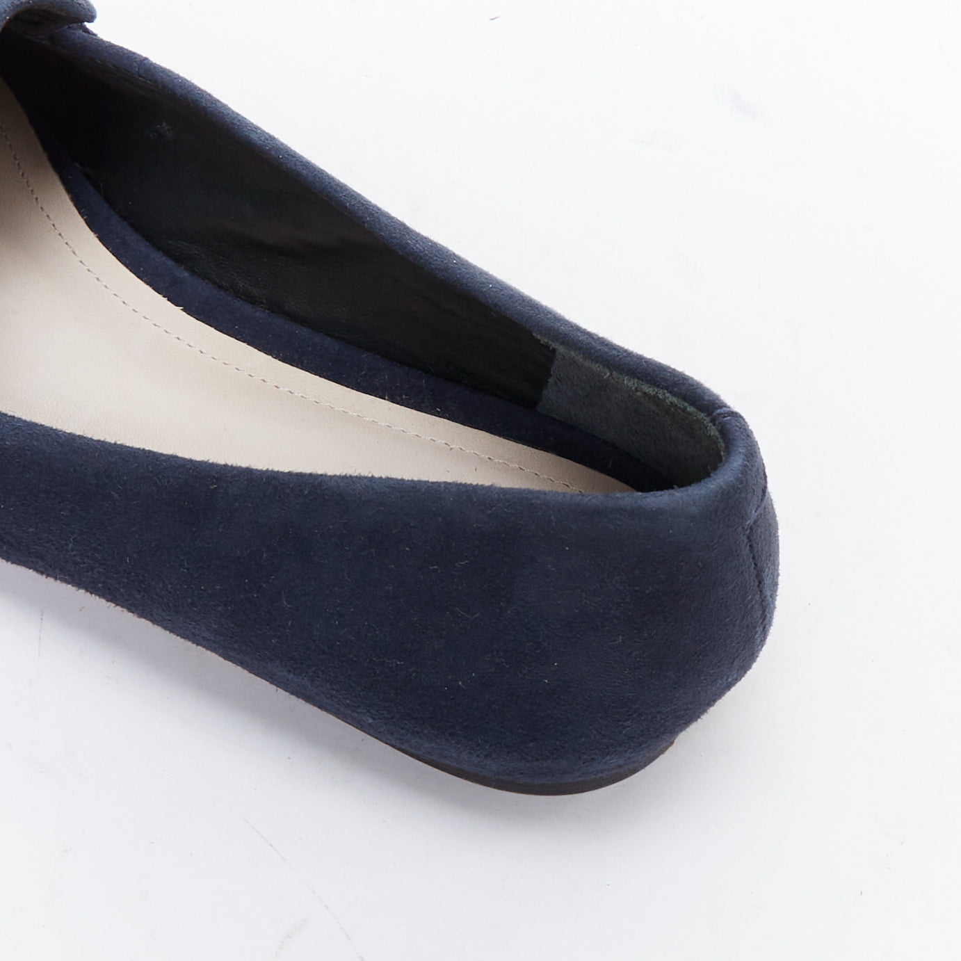 Unsigned / متعددة Minimal Loafer Flats - Image 10