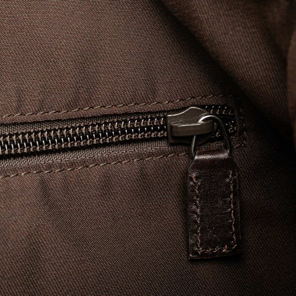 Gucci GG Canvas Crossbody - Detail 2