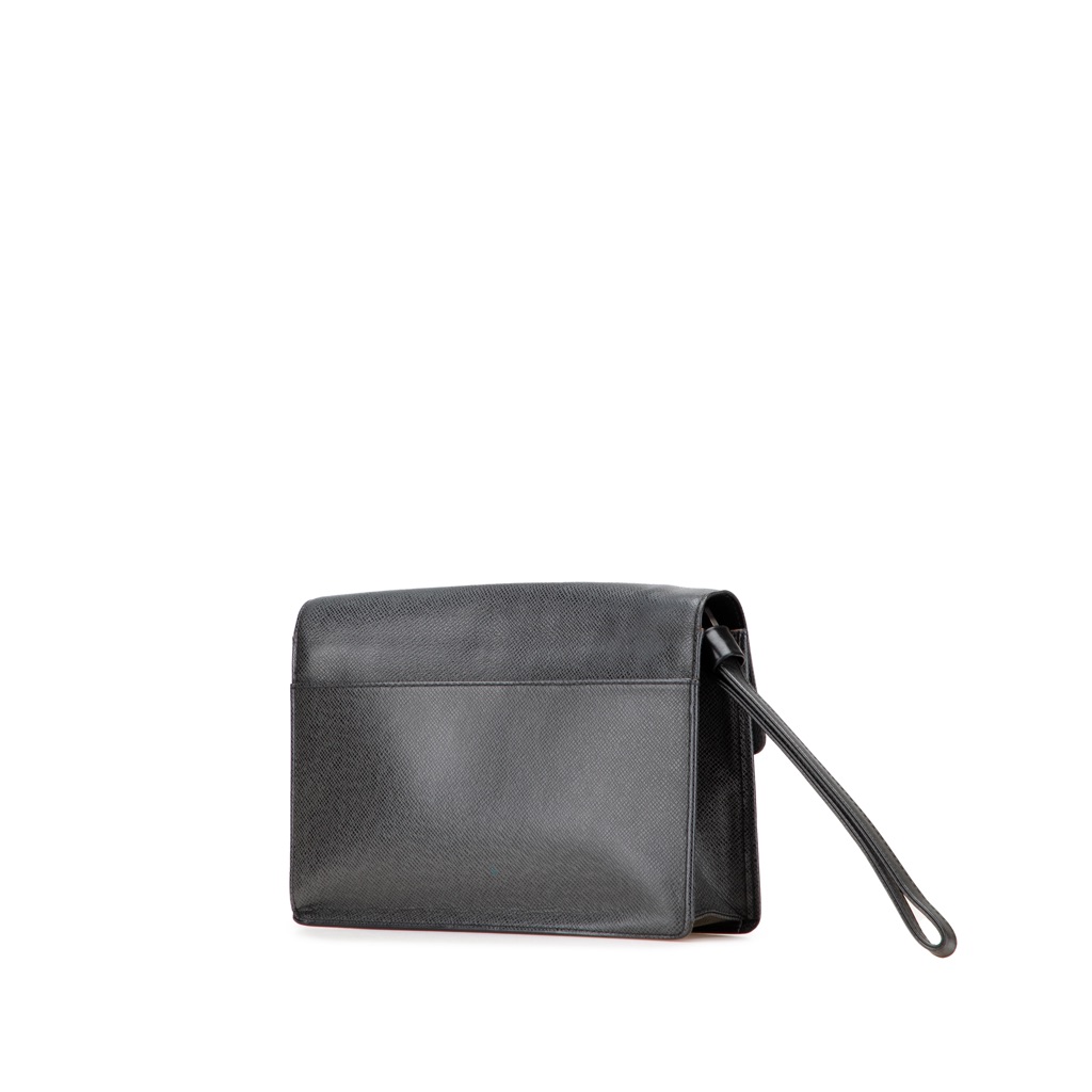 Louis Vuitton Taiga Selenga - Back view